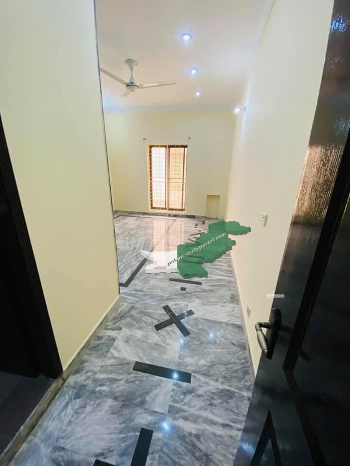 10Marla slightly Used House For Sale in Bahria Town Lahore
