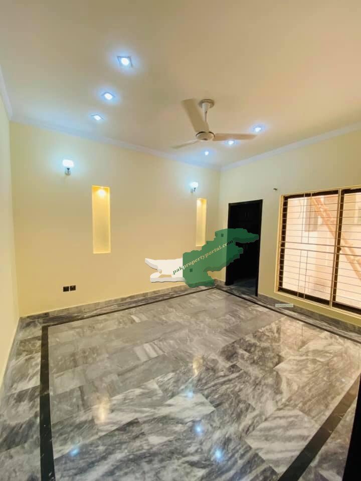 10Marla slightly Used House For Sale in Bahria Town Lahore