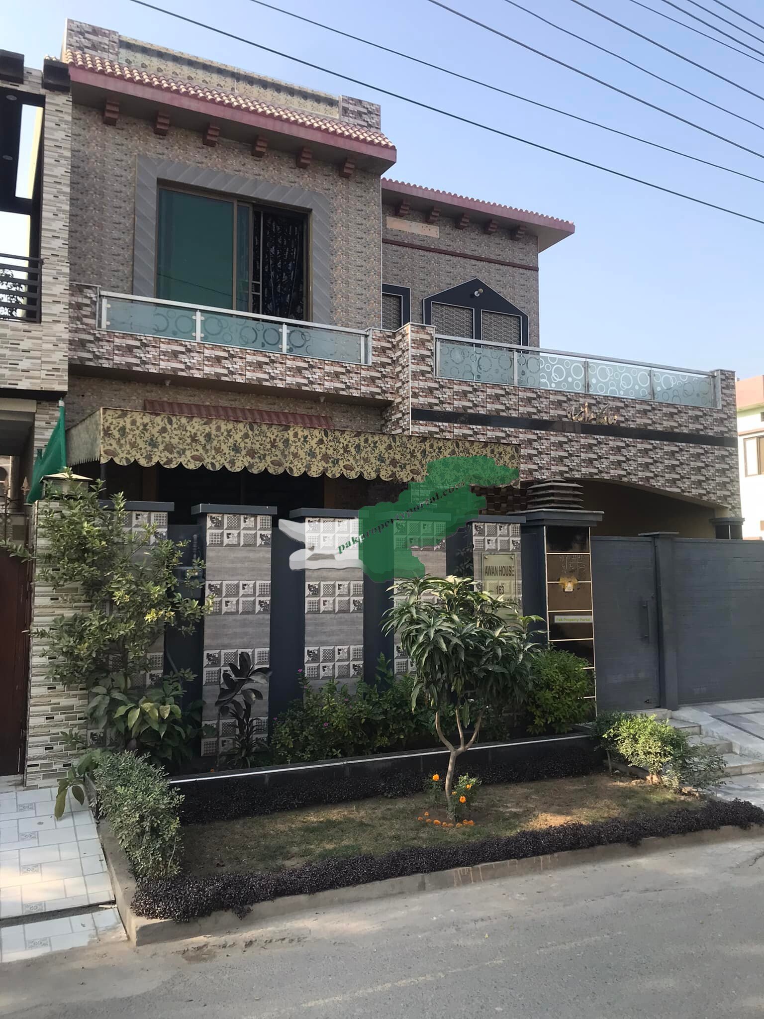 10 Marla beautiful Used House For Sale in Park view city in Lahore