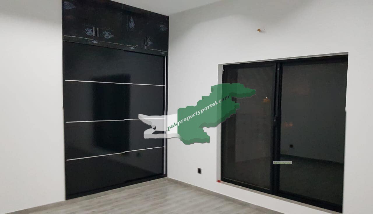 10Marla Brand New House For Sale in  Bahria Town Lahore