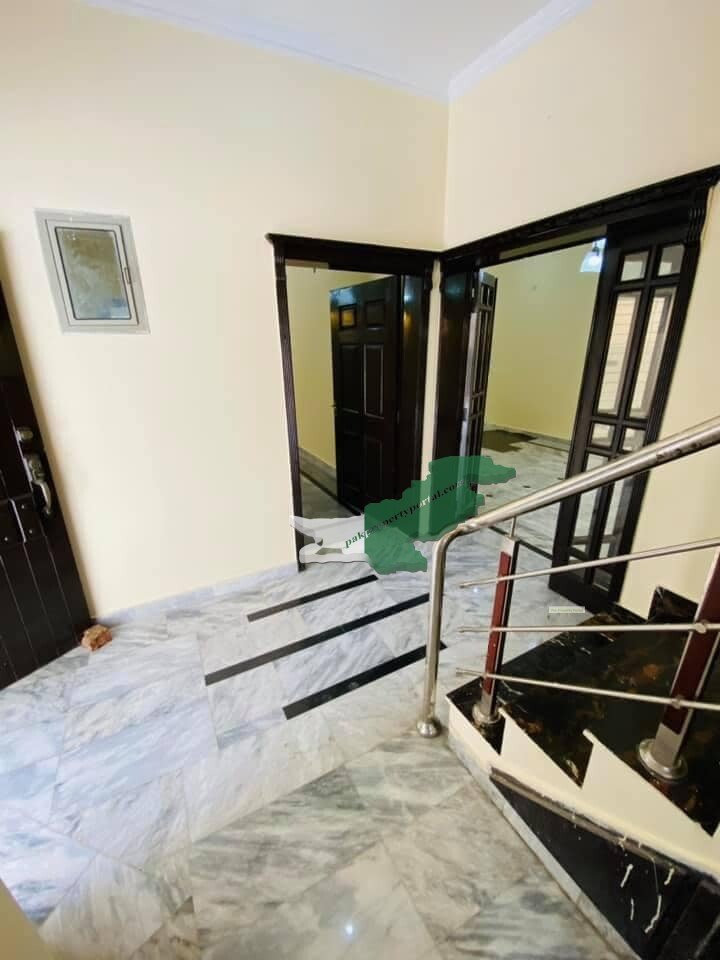10Marla slightly Used House For Sale in Bahria Town Lahore