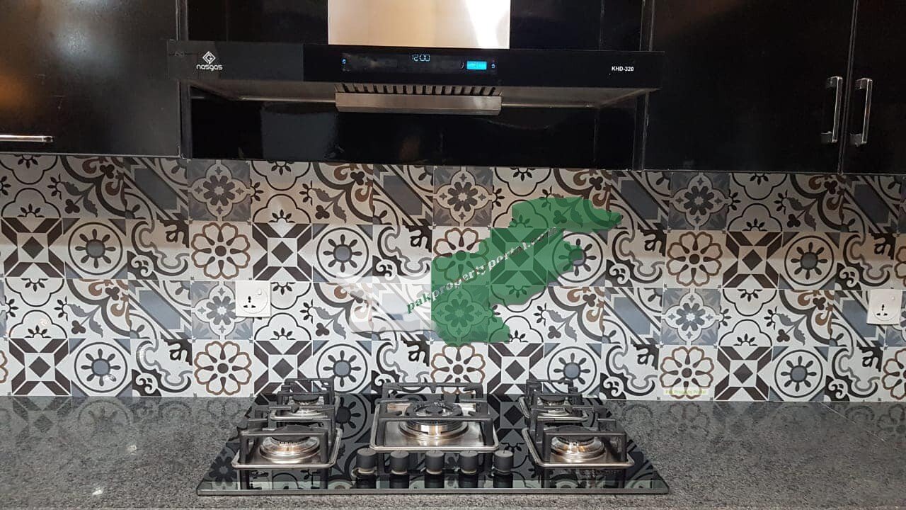 10Marla Brand New House For Sale in  Bahria Town Lahore