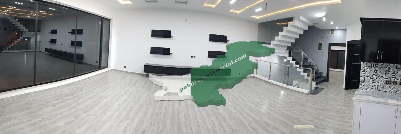10Marla Brand New House For Sale in  Bahria Town Lahore
