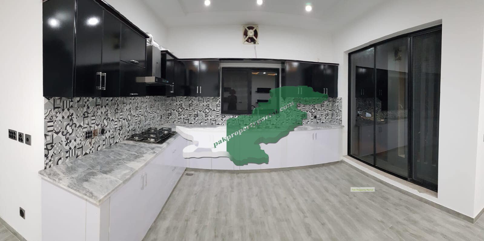 10Marla Brand New House For Sale in  Bahria Town Lahore