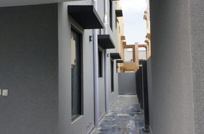 10Marla Brand New House For Sale in  Bahria Town Lahore