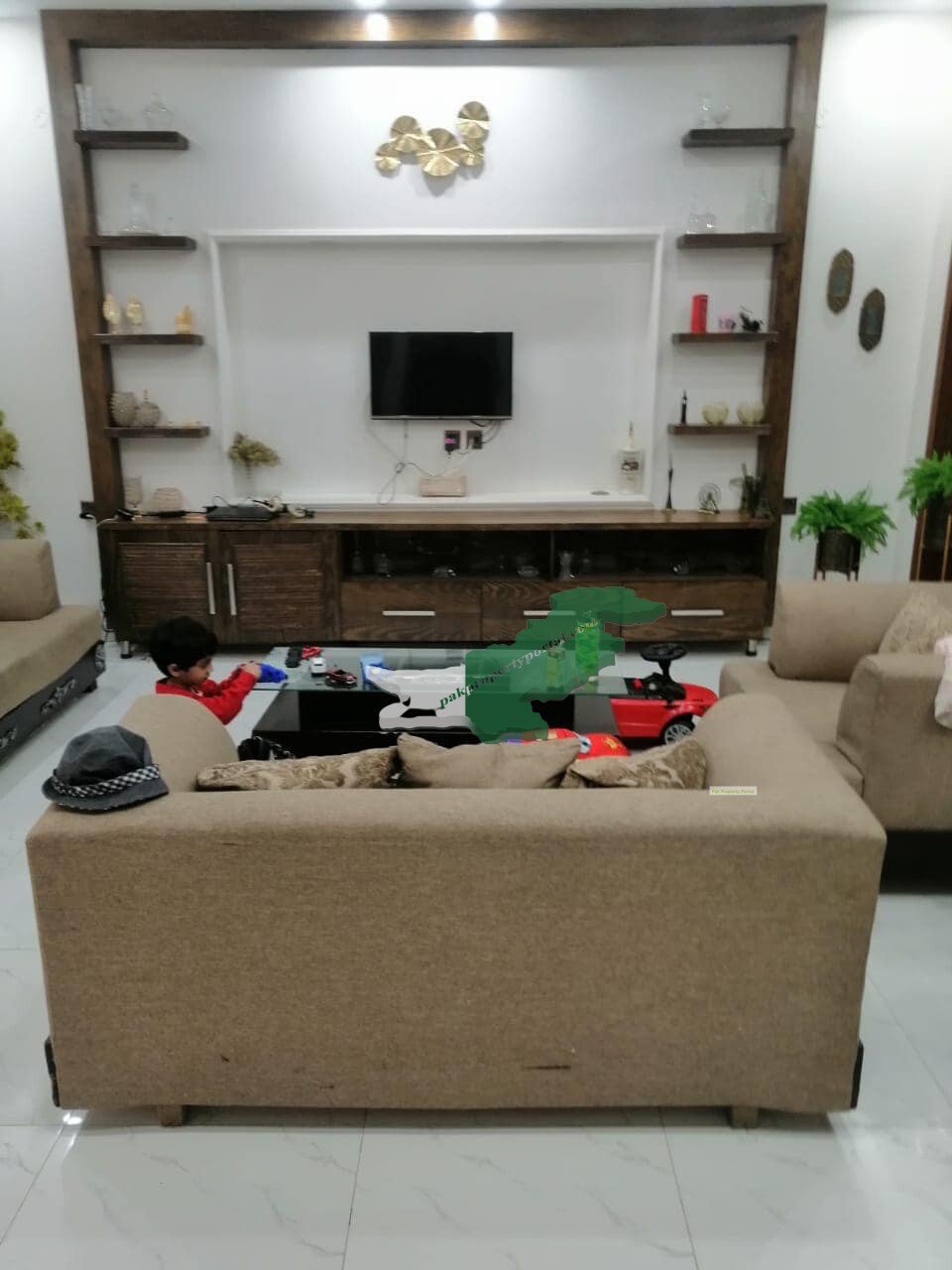 10 Marla beautiful Used House For Sale in Park view city in Lahore