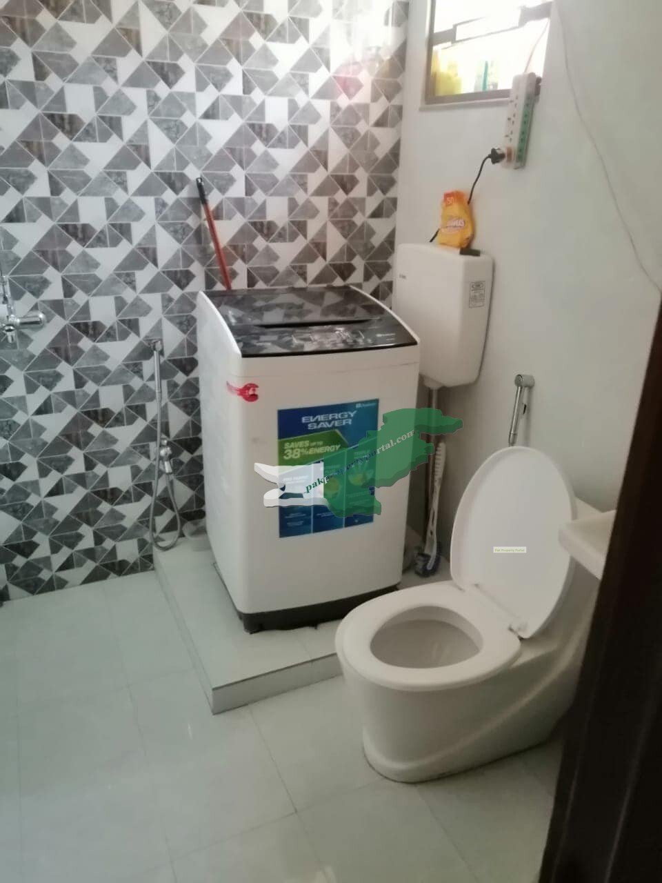 10 Marla beautiful Used House For Sale in Park view city in Lahore