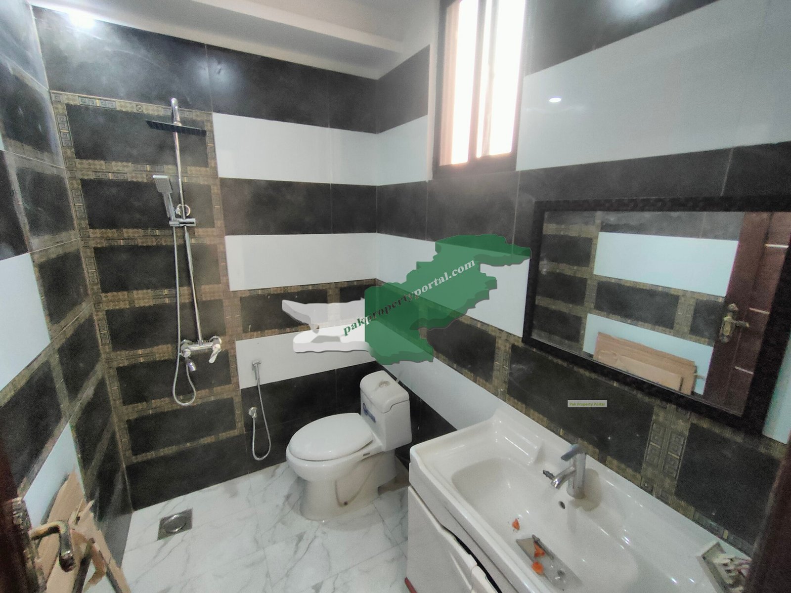 5 Marla Brand New House Fo Sale in Lake City Lahore