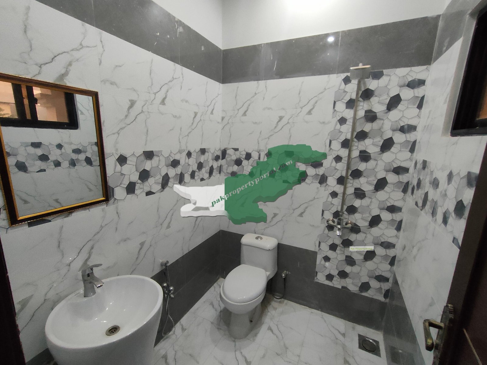 5 Marla Brand New House Fo Sale in Lake City Lahore