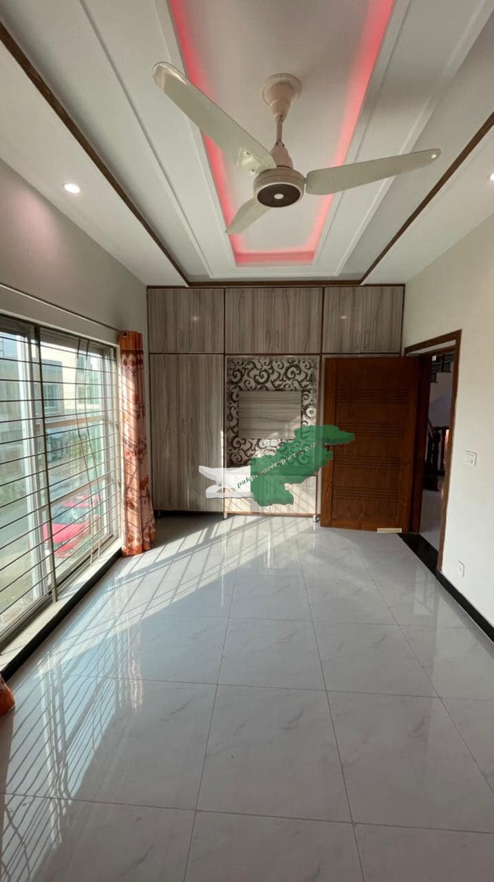 6 Marla Double story Beautiful House For Sale in Bahria Town Lahore Sector D