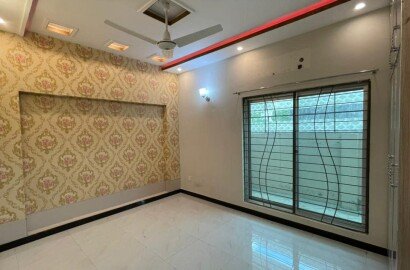 6 Marla Double story Beautiful House For Sale in Bahria Town Lahore Sector D