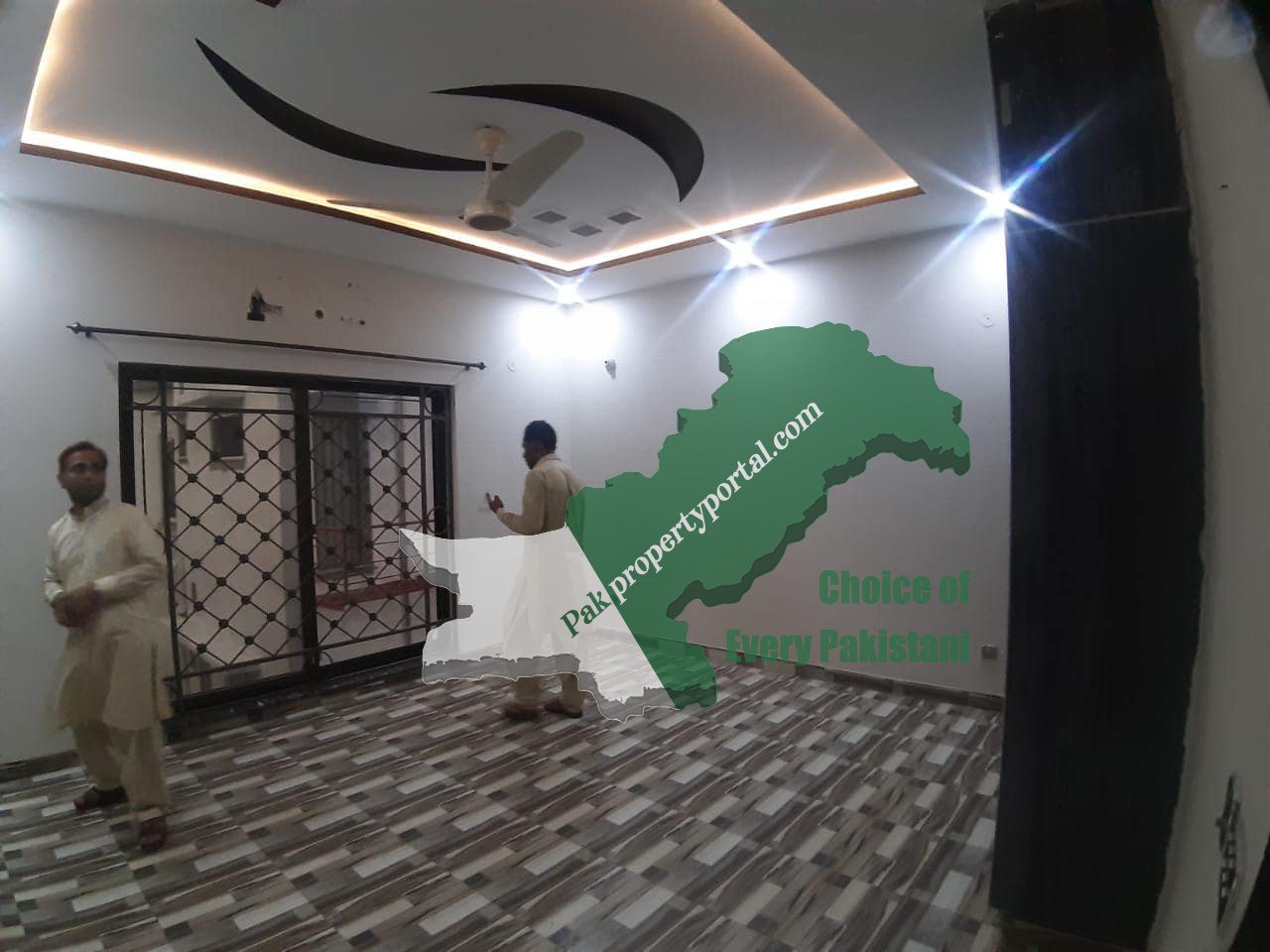 10Marla Lavish Upper Portion Available For Rent in bahria Town, Overseas B, Sector D Lahore