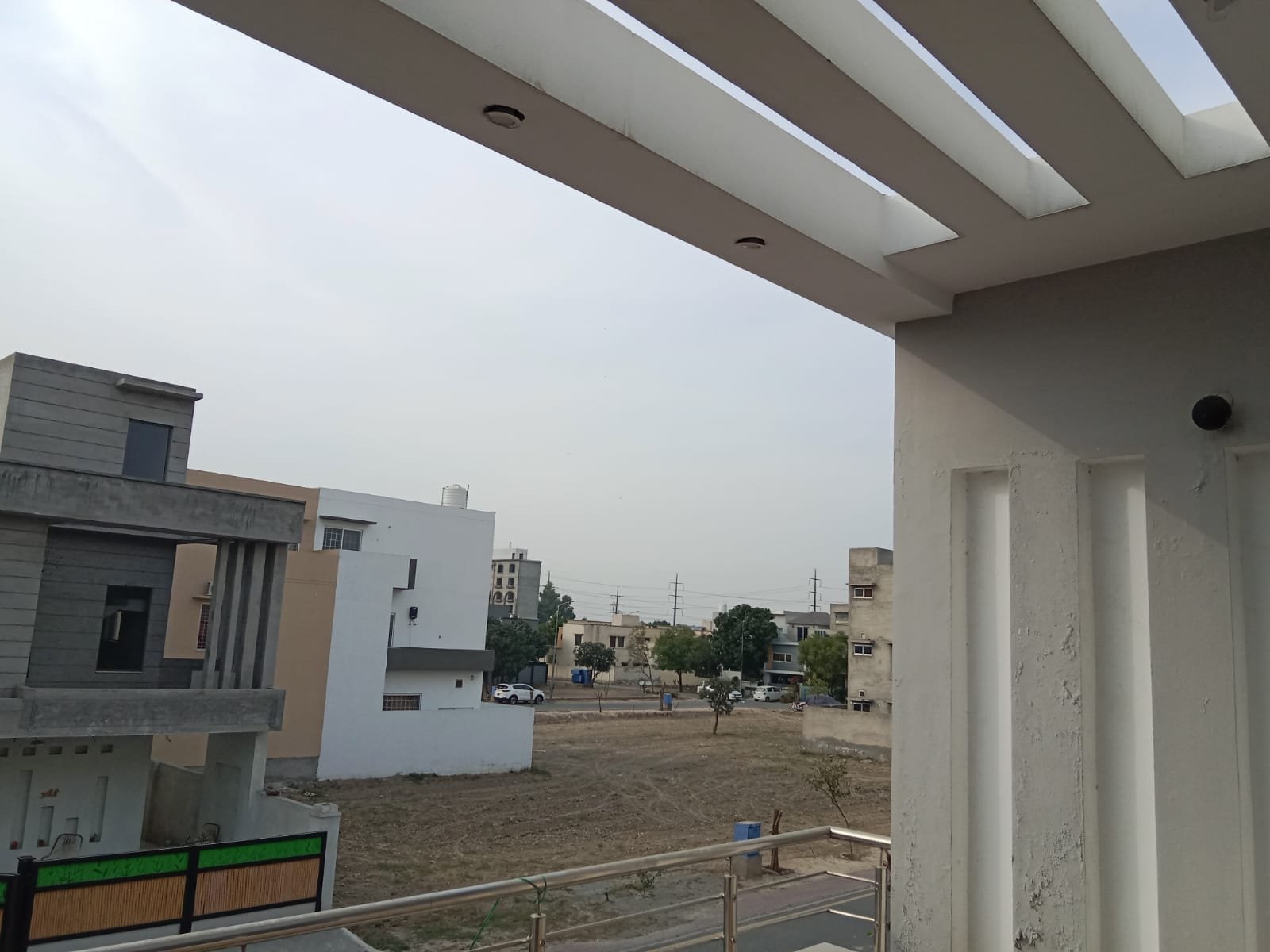8-marla house available for Rent in Dream Gardens Lahore