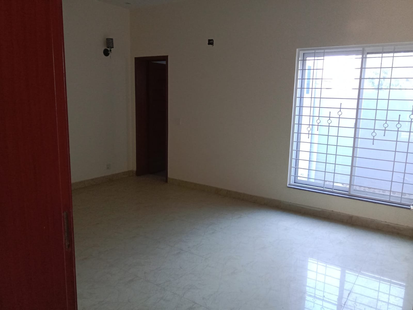 8-marla house available for Rent in Dream Gardens Lahore