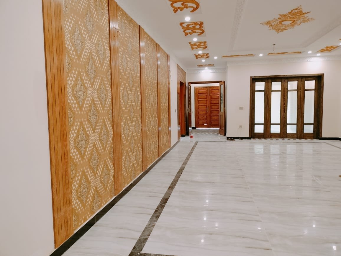 1 Kanal luxury bungalow for sale in Nasheman e Iqbal phase 2 Lahore
