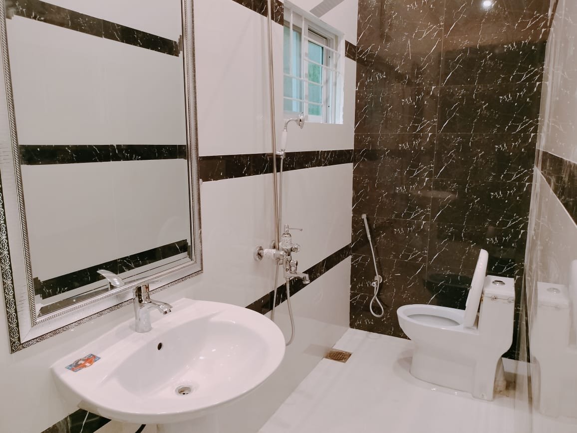 1 Kanal luxury bungalow for sale in Nasheman e Iqbal phase 2 Lahore