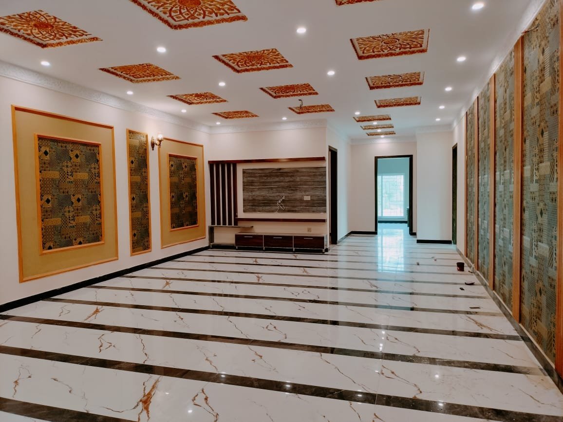 1 Kanal luxury bungalow for sale in Nasheman e Iqbal phase 2 Lahore