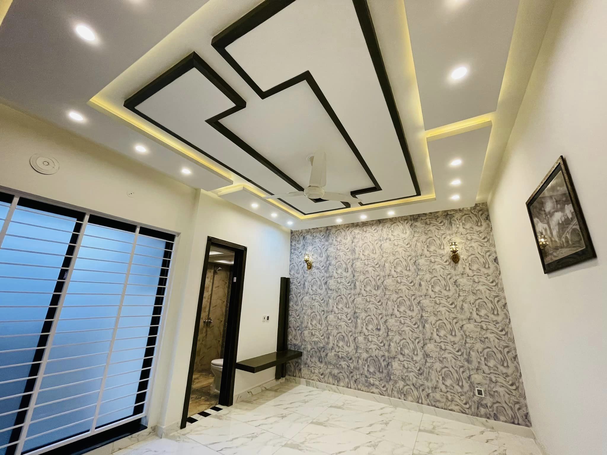 10 Marla Brand New House For Sale In Bahria Town Lahore