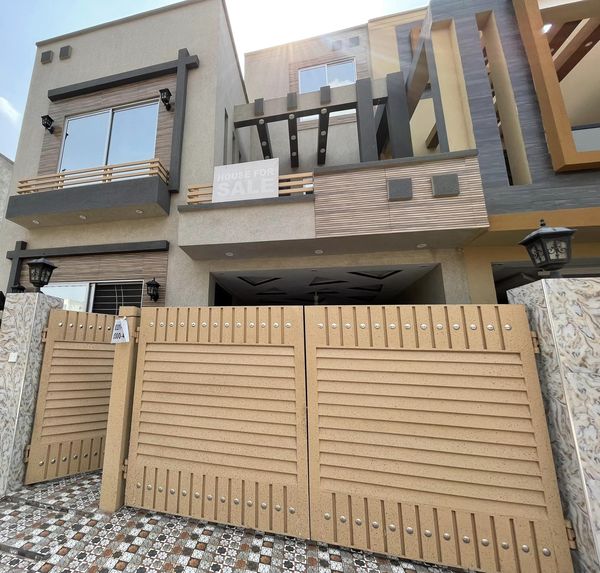 5 Marla brand new house for Sale in Bahria town Lahore