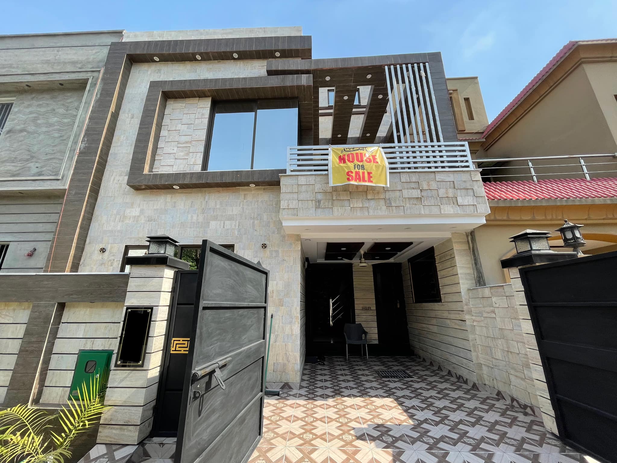 5 Marla brand new house for Sale In the hot location of Bahria town Lahore