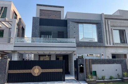 10 Marla Brand new House For Sale In Bahria Town Lahore