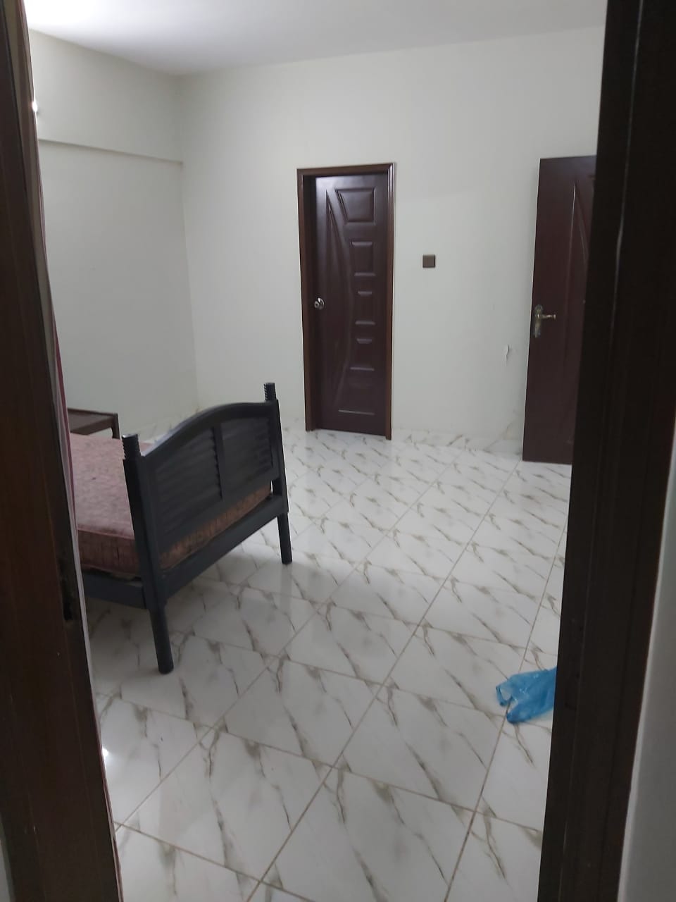 Flat for sale Safari Blasing gulistan-e-jauhar block 12 Karachi