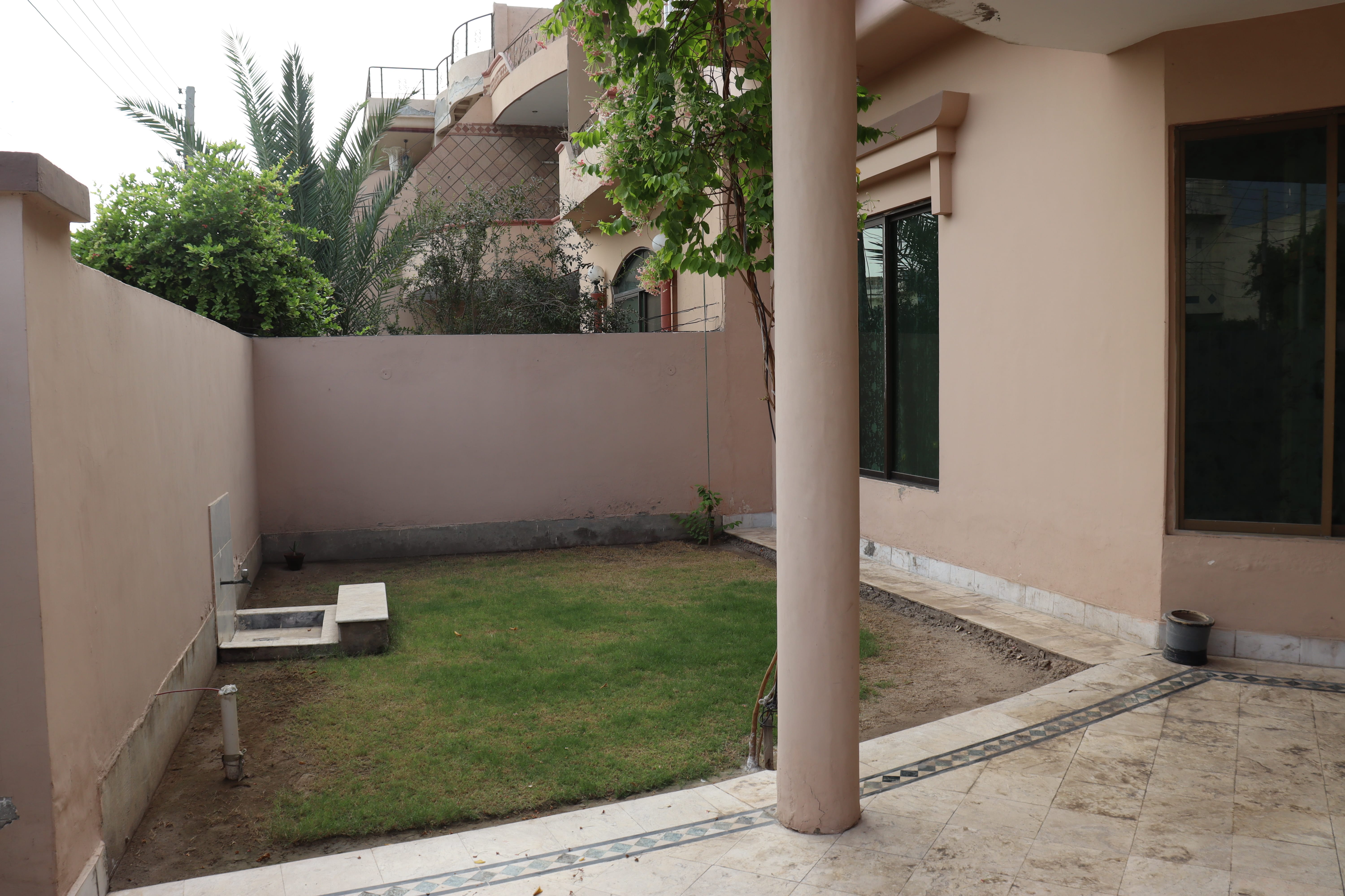 10 Marla House located in gated community - Maryam Villas, Amin town, Canal road is up for sale.