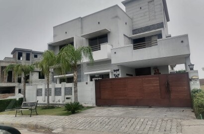 12 Marla House Available For Sale in Bahria Town Rawalpindi