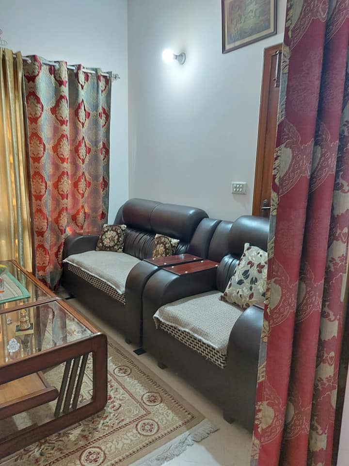 5 Marla Tripal Story House for sale in wapda town phase 1 G4 block Lahore