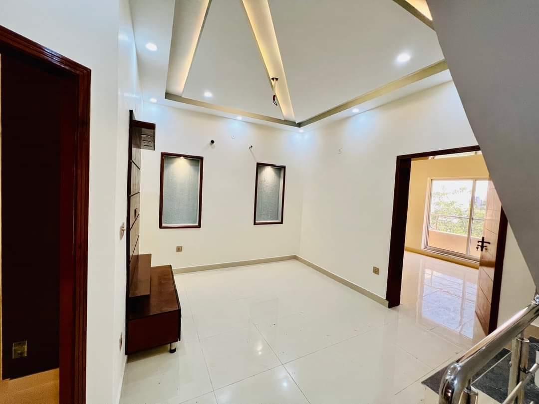 3.5 MARLA  HOUSE FOR SALE in  DREAM GARDENS DEFENSE ROAD OPPOSITE TO COMSAT UNIVERSITY RAIWIND ROAD Lahore