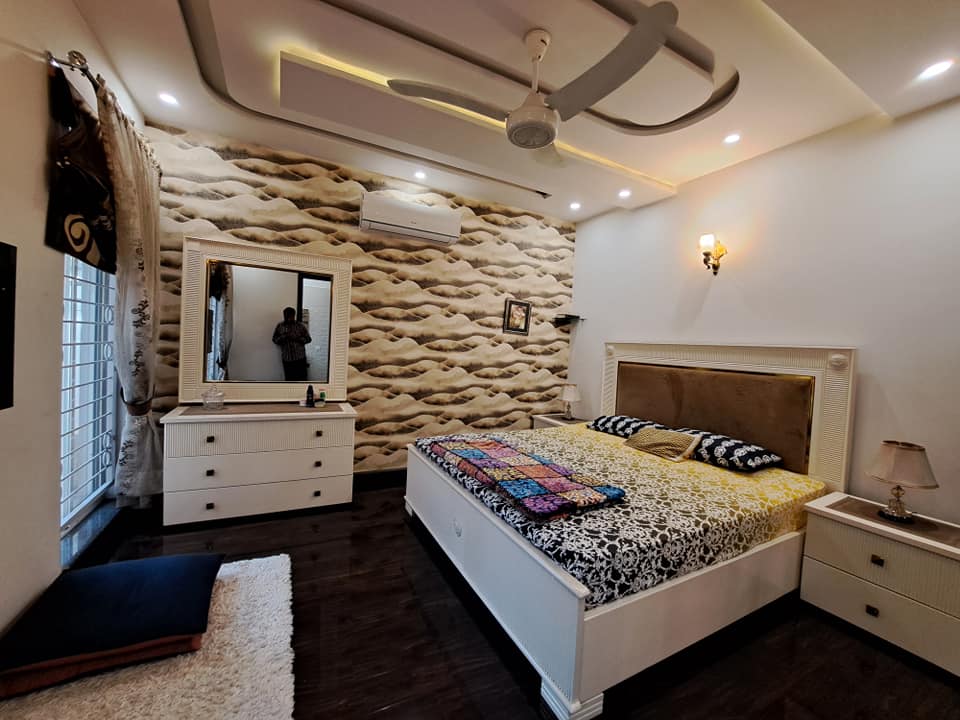 10 Marla Corner Slightly Used House  For Sale in State Life Society Lahore