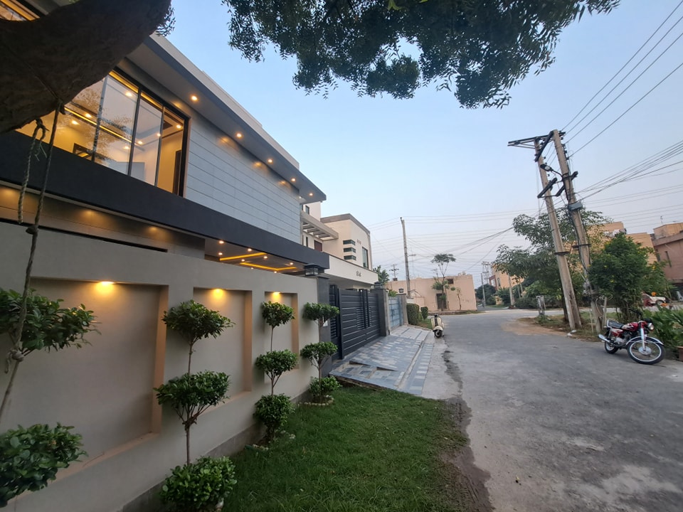 10 Marla Brand New Modern House for sale in State Life Society Lahore