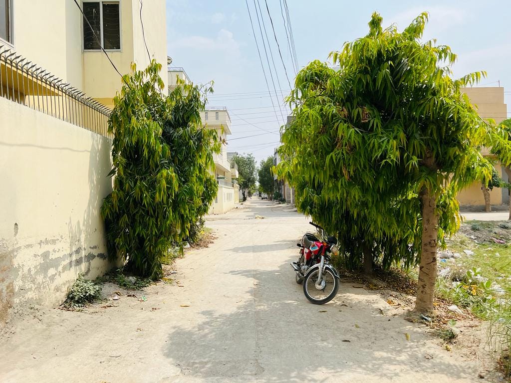 5 Marla single story house for sale in Hamza Town Phase 2 Lahore