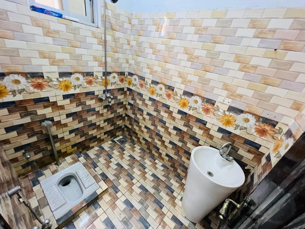 5 Marla single story house for sale in Hamza Town Phase 2 Lahore