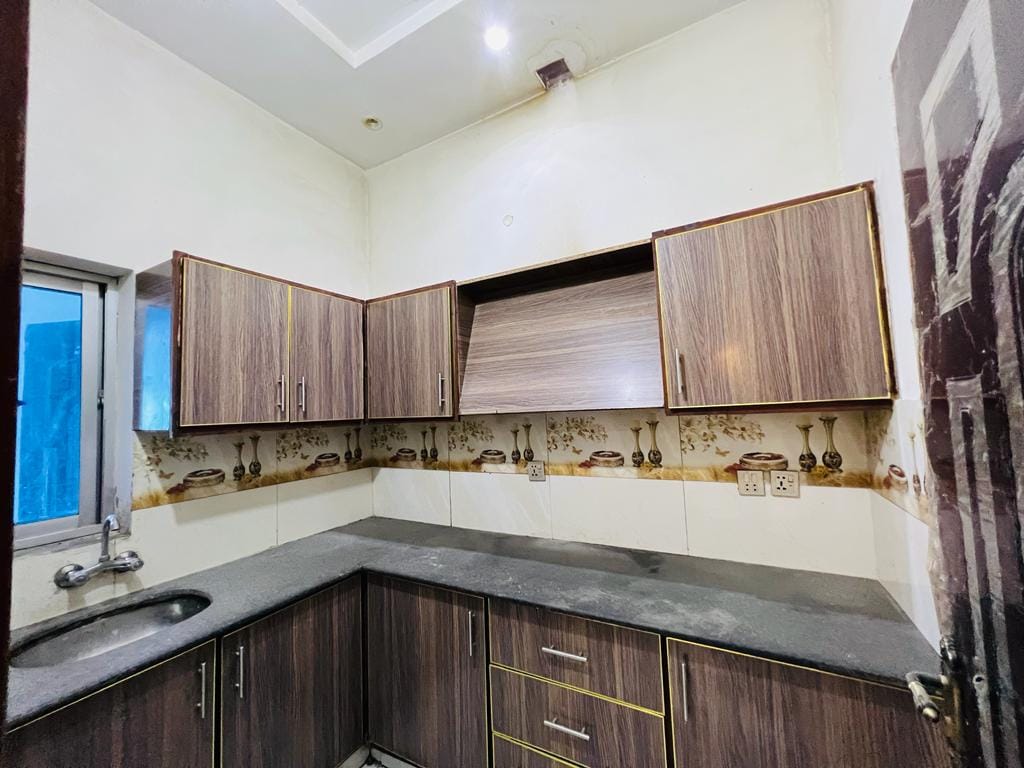 5 Marla single story house for sale in Hamza Town Phase 2 Lahore