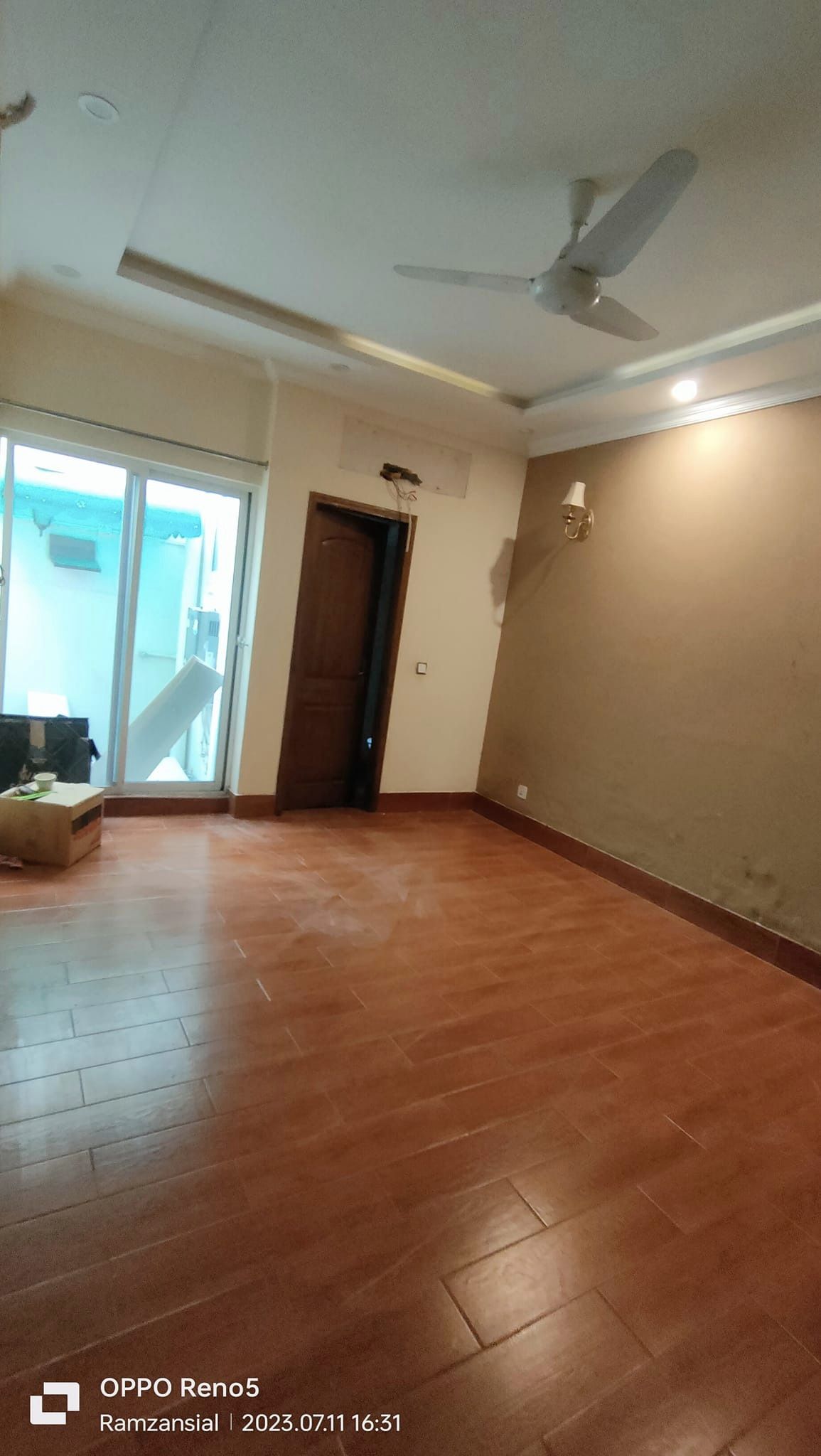 6 Marla is just like brand new first floor available for rent near UCP and Shaukat Khanum hospital in Lahore