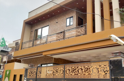 10 Marla Brand New Beautiful House For SALE In Iqbal Town Lahore
