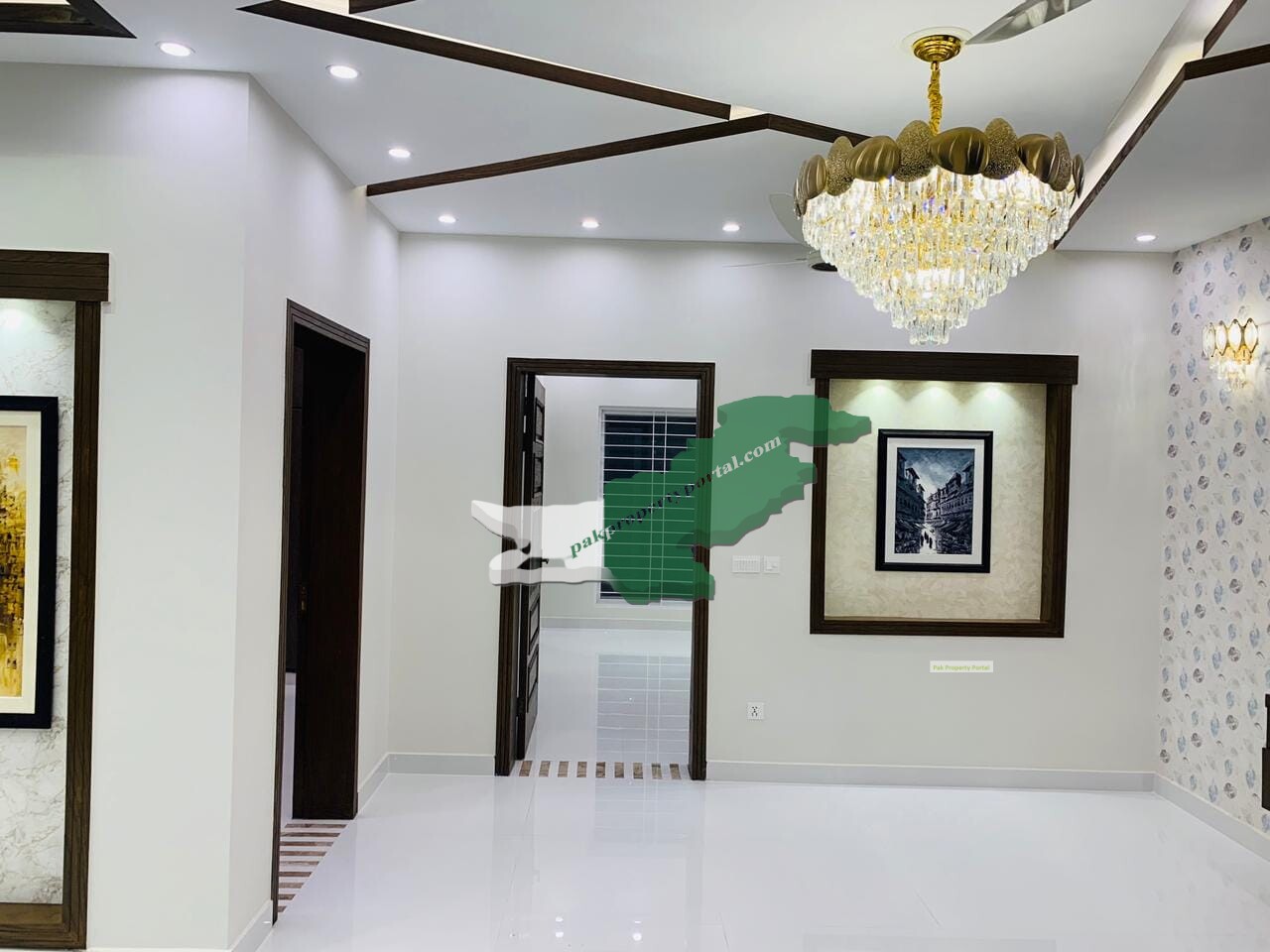 10 Marla Brand New House for Sale at Very Hot Location Bahria Town Lahore