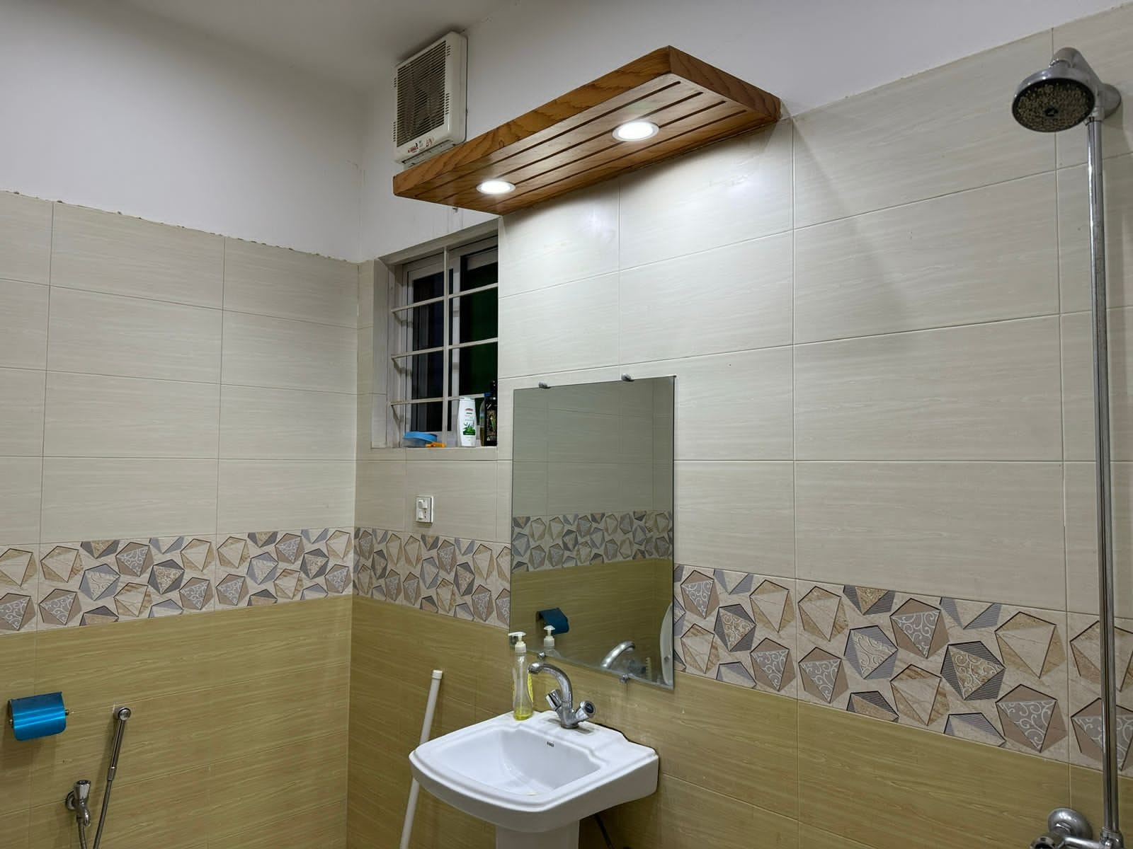 10 Marla used house for sale in phase 7 Bahria town Islamabad