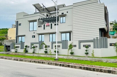 1 KANAL CORNER Designer HOUSE FOR SALE IN Overseas sectors  Phase-8 Bahria town Rawalpindi