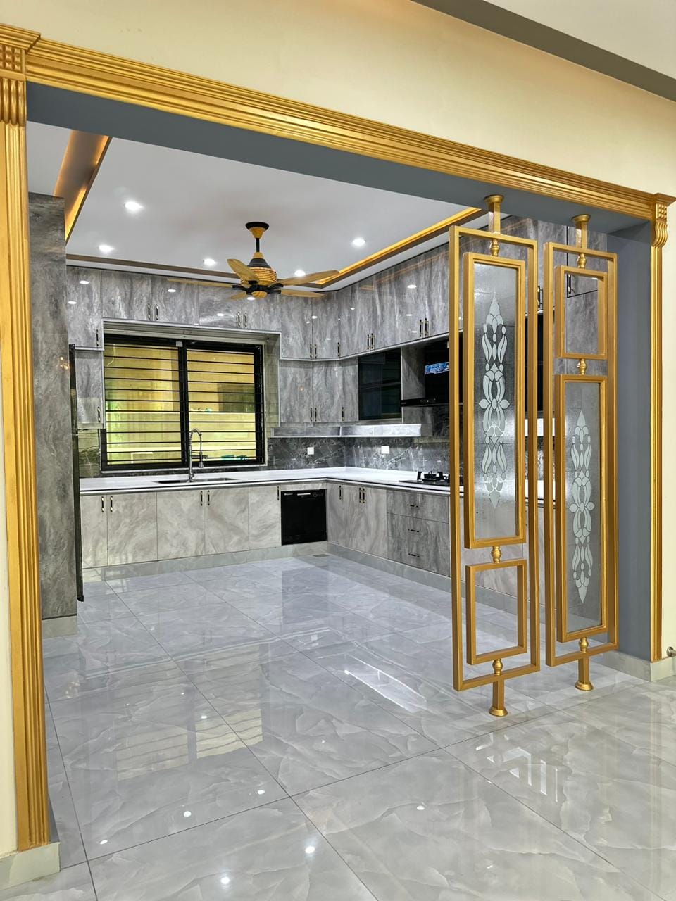 1 KANAL CORNER Designer HOUSE FOR SALE IN Overseas sectors  Phase-8 Bahria town Rawalpindi