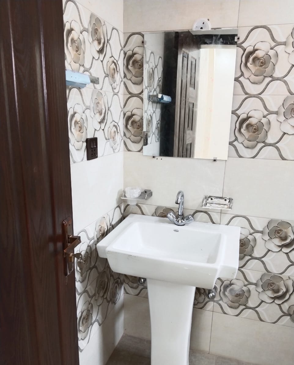 5 Marla brand new house for sale in 𝘉𝘢𝘩𝘳𝘪𝘢 𝘕𝘢𝘴𝘩𝘦𝘮𝘢𝘯 𝘏𝘰𝘶𝘴𝘪𝘯𝘨 𝘚𝘰𝘤𝘪𝘦𝘵𝘺 Lahore