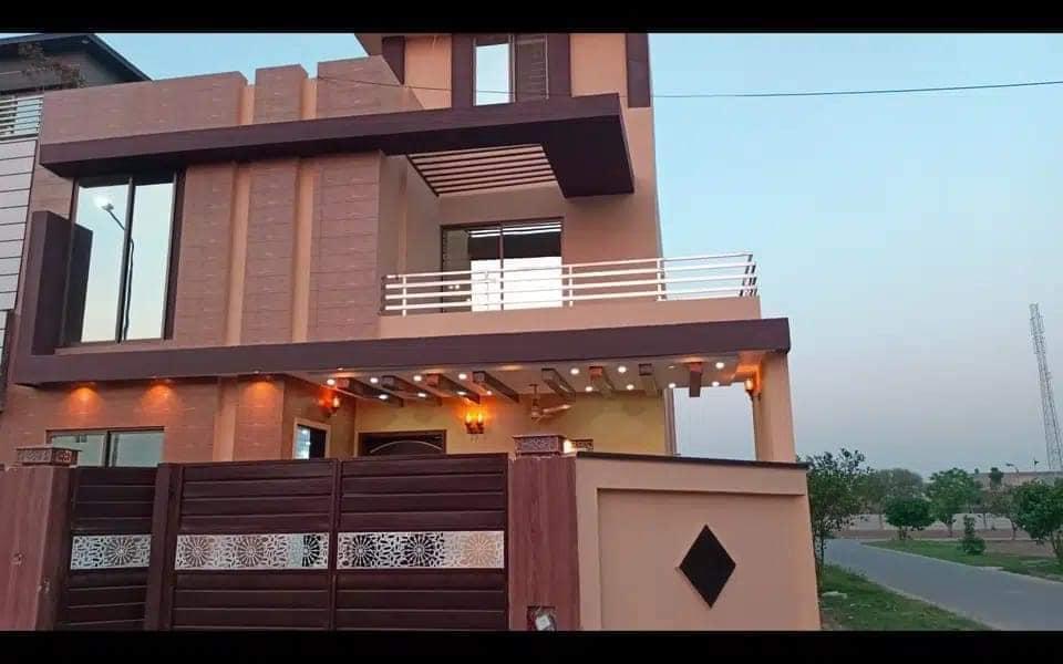 10 Marla Brand new corner house for sale at park view city Lahore