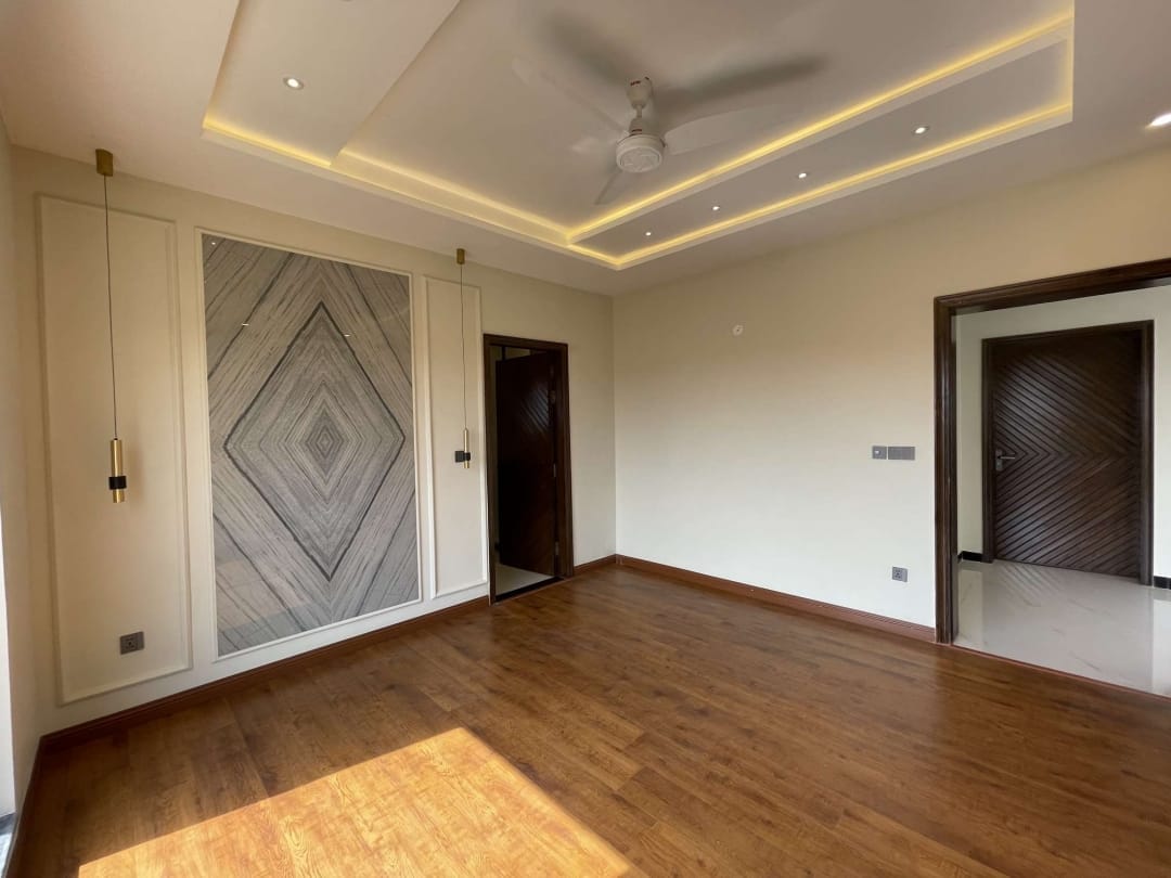 1 Kanal brand new house for sale in Janiper Block Bahria Town Lahore