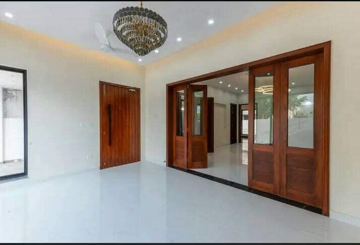 5- Marla Luxurious Villa For Sale in DHA Lahore