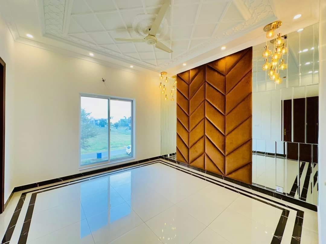 5 Marla Luxury villa For sale in DHA Lahore