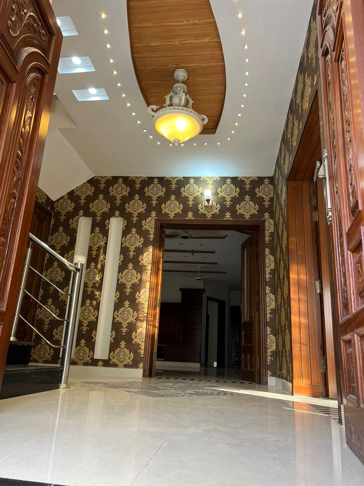 One Kanal luxury Corner used the house for sale  In Prime location Bahria Town phase Rawalpindi