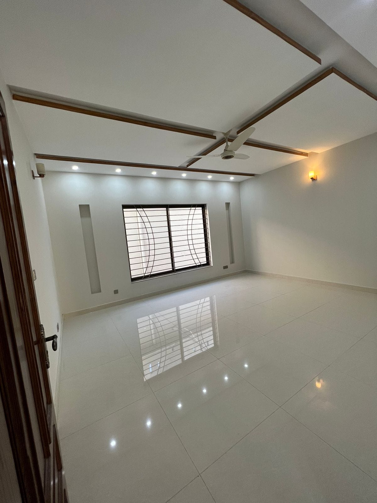 One Kanal luxury Corner used the house for sale  In Prime location Bahria Town phase Rawalpindi