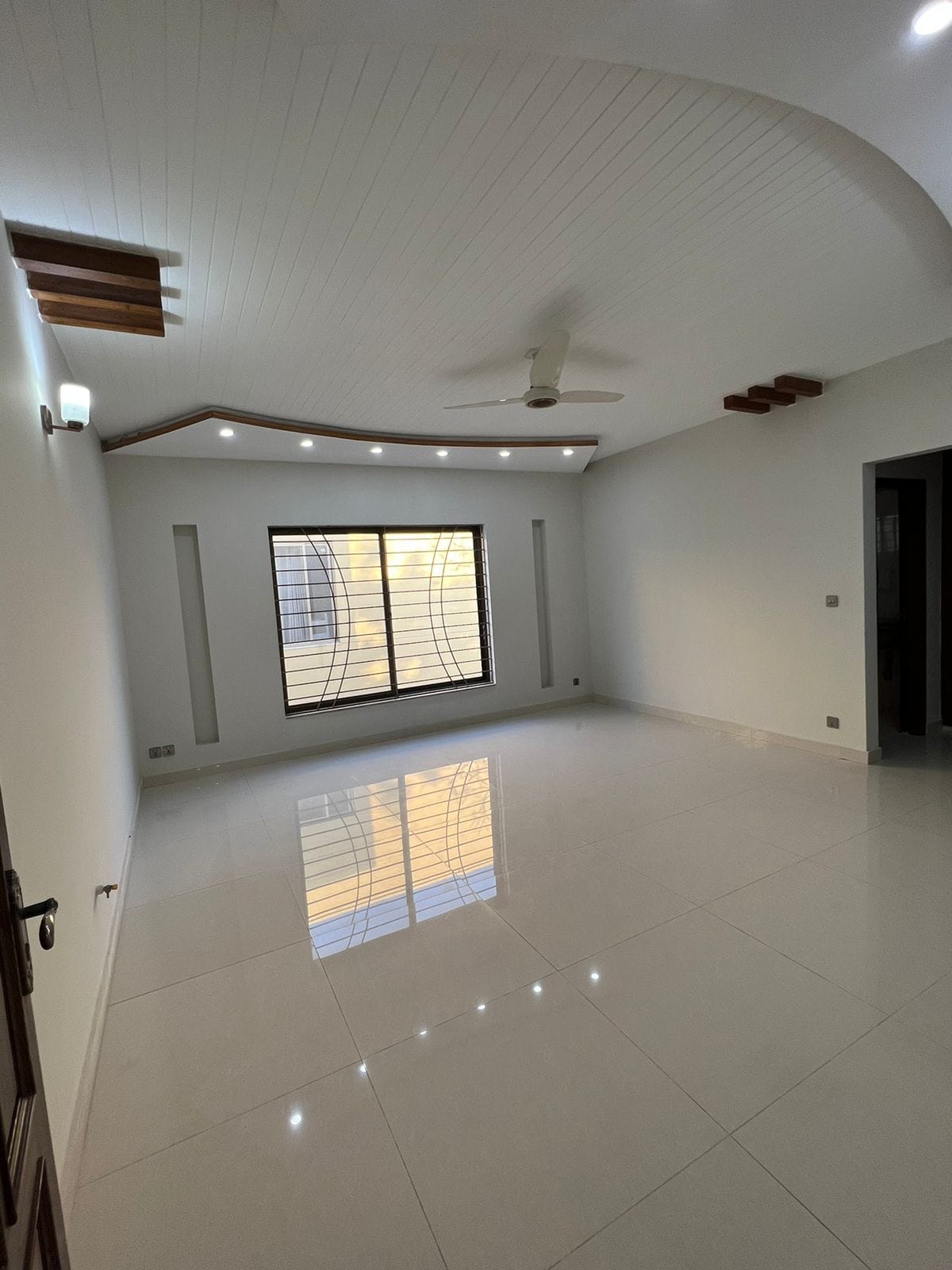 One Kanal luxury Corner used the house for sale  In Prime location Bahria Town phase Rawalpindi