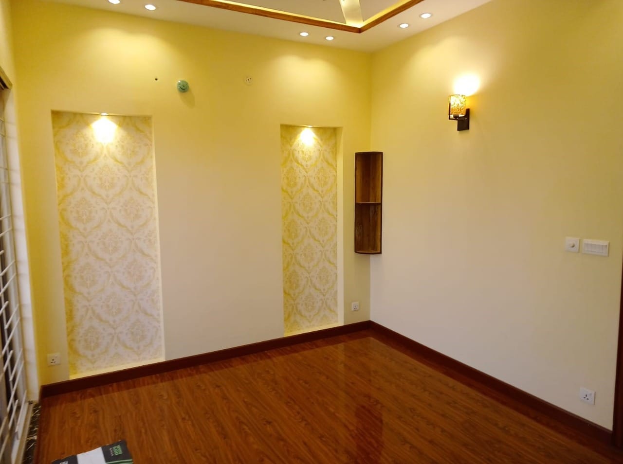 5 marla house for sale in DHA Leader Lahore